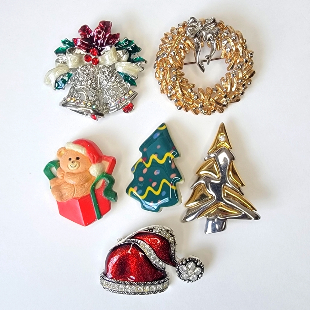 Christmas Brooch Lot Includes Tree, Wreath, Teddy Bear Santa Hat and Bells